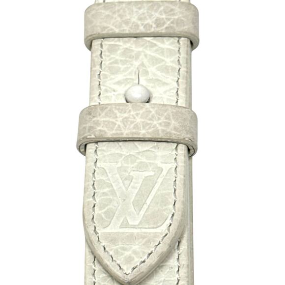 Louis Vuitton Monogram Keychain - Picture 8 of 9